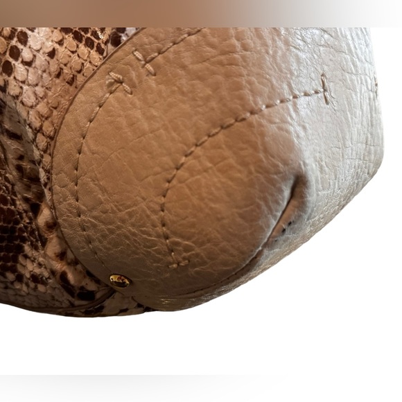 HTF JESSICA SIMPSON OFF-WHITE SNAKESKIN HANDBAG PURSE, WITH YELLOW INTERIOR. - Picture 2 of 10